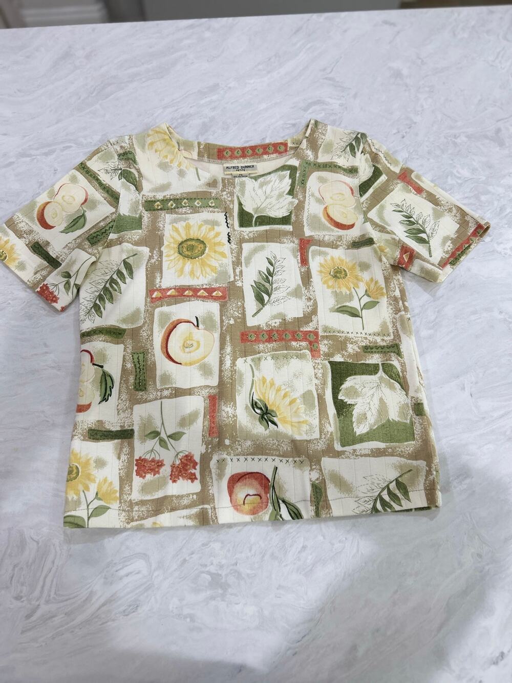 Cotton blend Sunflower print short-sleeve top, Alfred Dunner Petite Small